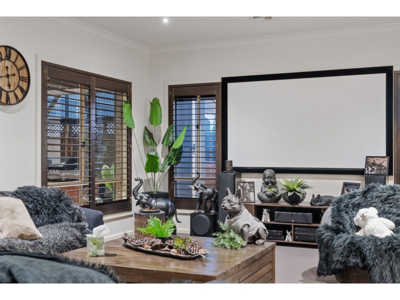 12 Woolcott Terrace, Epping VIC 3076