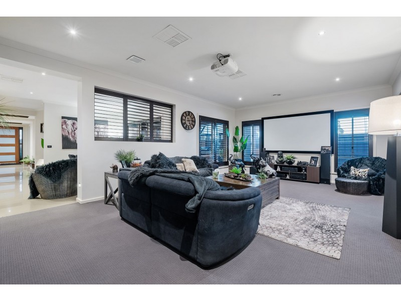 12 Woolcott Terrace, Epping VIC 3076