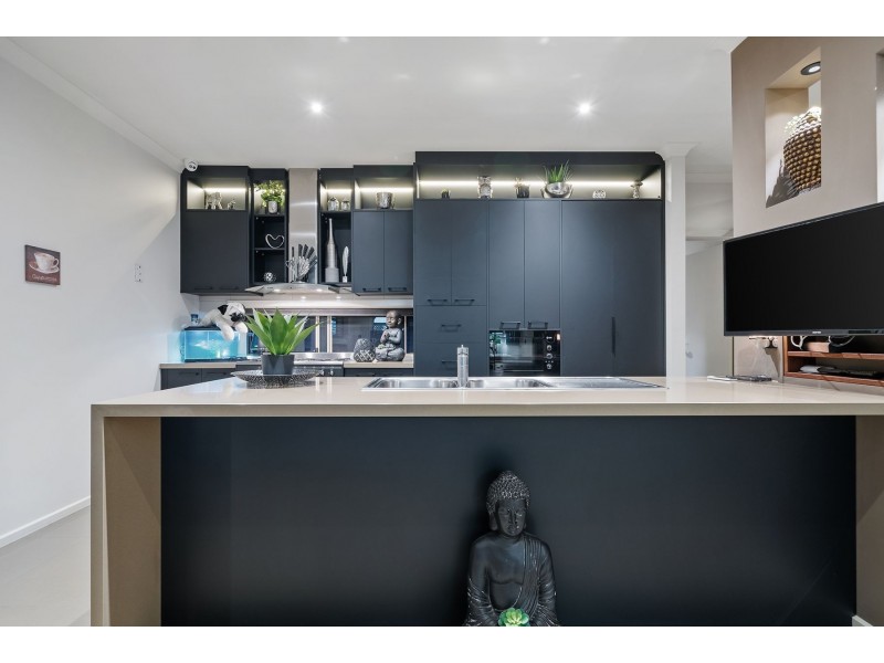 12 Woolcott Terrace, Epping VIC 3076