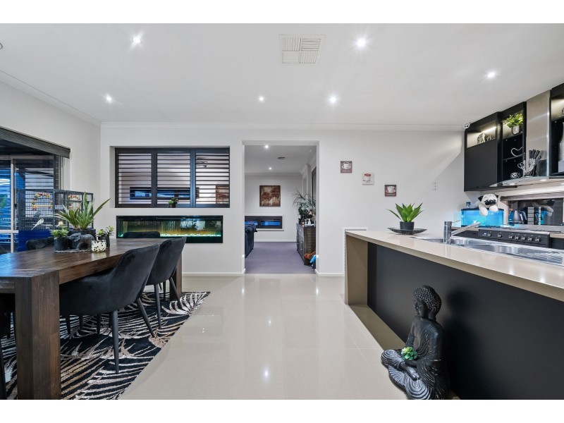 12 Woolcott Terrace, Epping VIC 3076