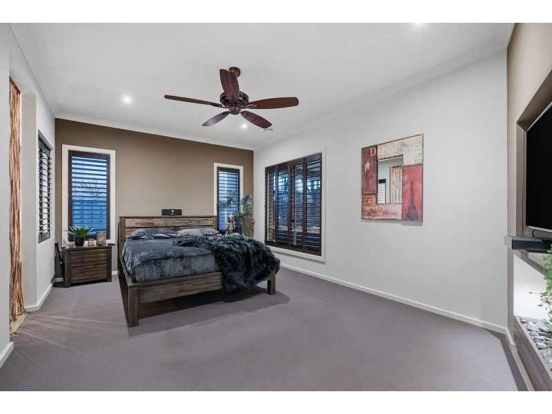 12 Woolcott Terrace, Epping VIC 3076