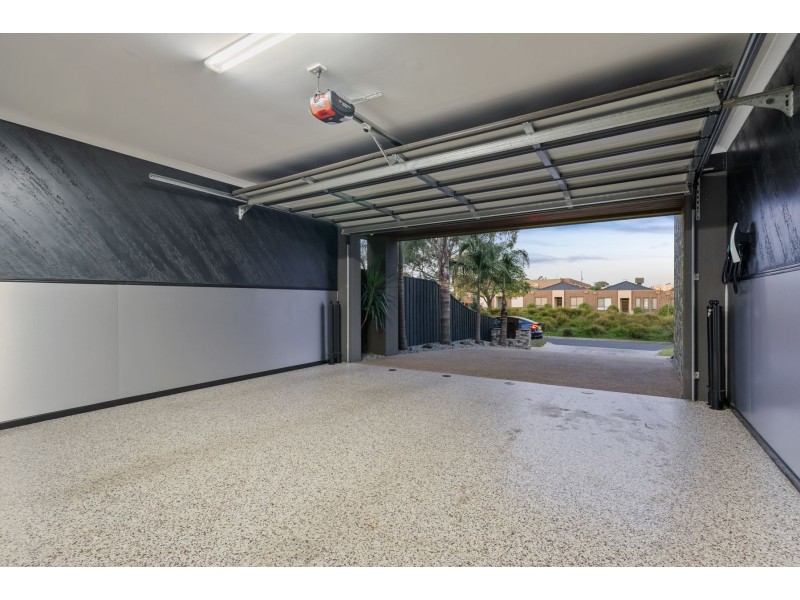 12 Woolcott Terrace, Epping VIC 3076