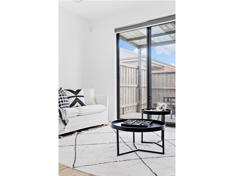 33 Clapham Avenue, Wollert VIC 3750