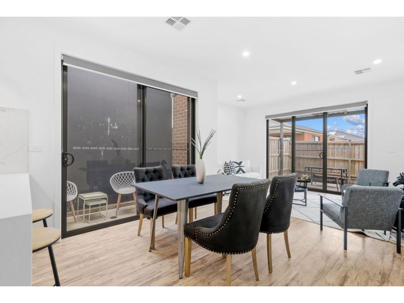 33 Clapham Avenue, Wollert VIC 3750