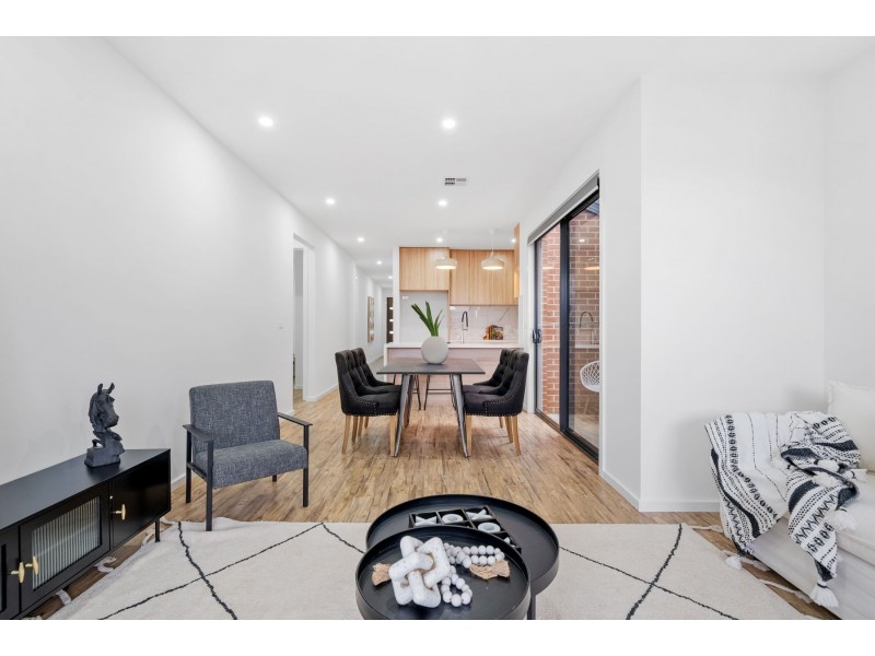 33 Clapham Avenue, Wollert VIC 3750