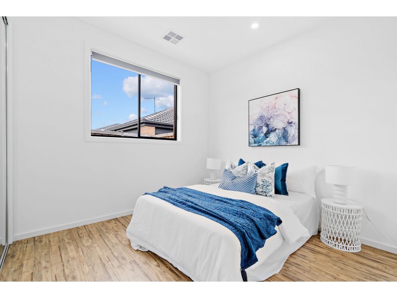 33 Clapham Avenue, Wollert VIC 3750