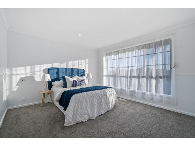 4 Clifton Grove, Lalor VIC 3075