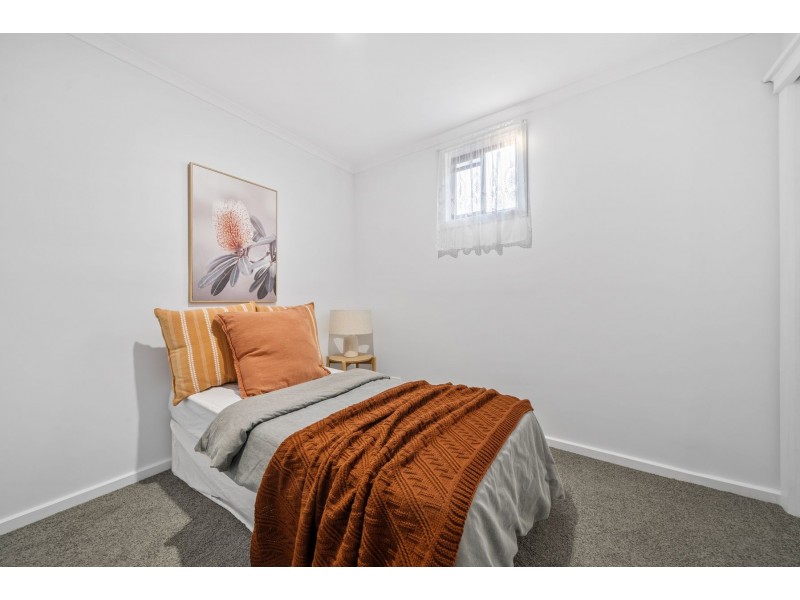 4 Clifton Grove, Lalor VIC 3075