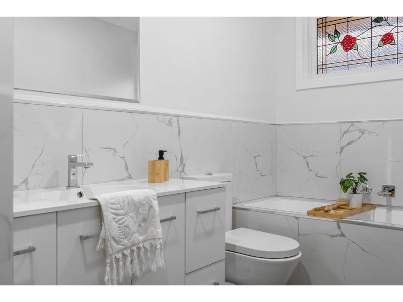 4 Clifton Grove, Lalor VIC 3075