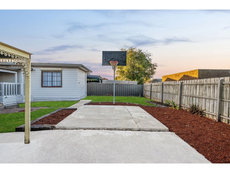 4 Clifton Grove, Lalor VIC 3075