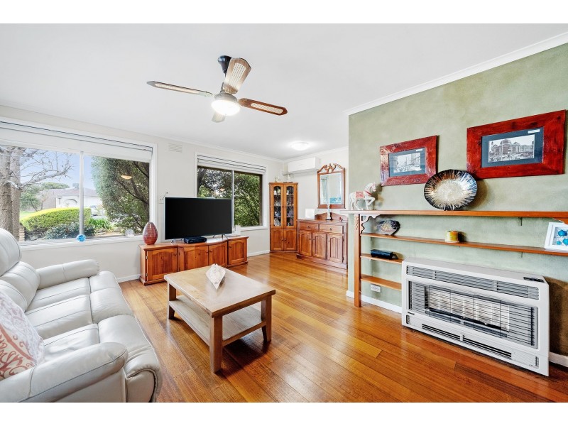 4 Tumut Close, Epping VIC 3076