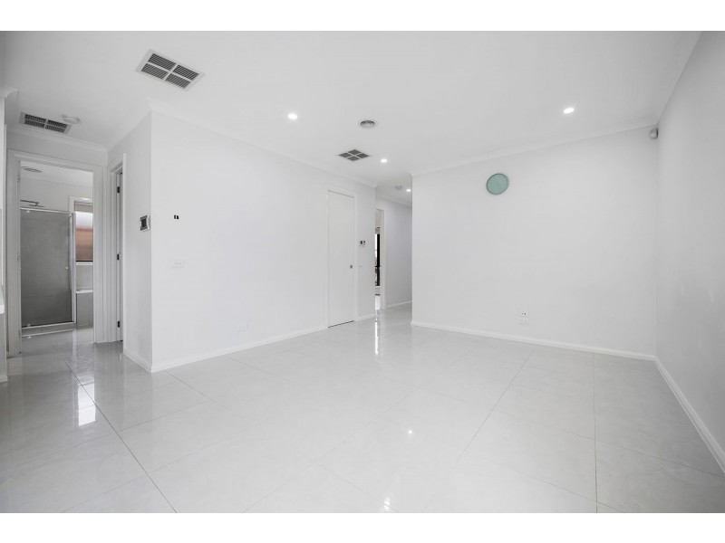 10 Naracoorte Avenue, Wollert VIC 3750