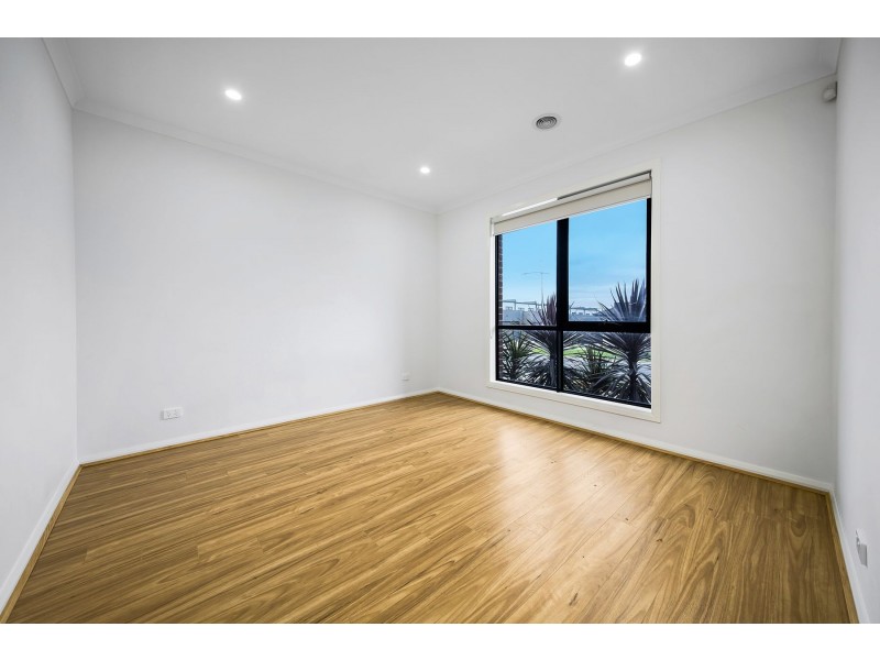 10 Naracoorte Avenue, Wollert VIC 3750