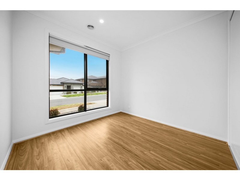 10 Naracoorte Avenue, Wollert VIC 3750