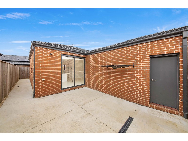 10 Naracoorte Avenue, Wollert VIC 3750