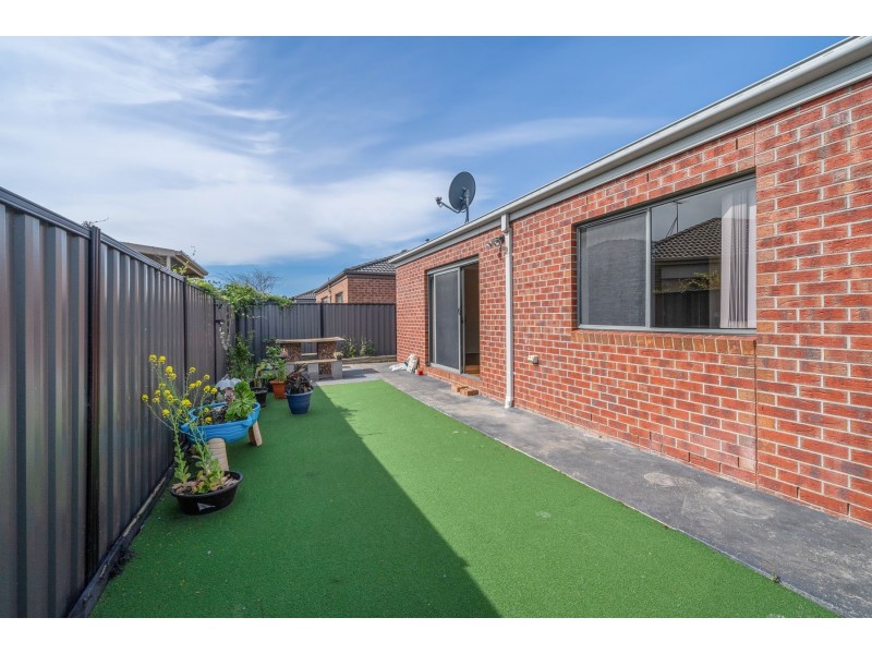 17 St Leonard Drive, South Morang VIC 3752