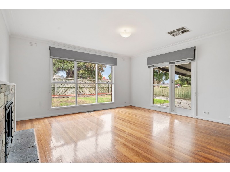92 The Fairway, Kingsbury VIC 3083