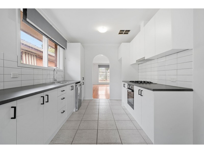 92 The Fairway, Kingsbury VIC 3083