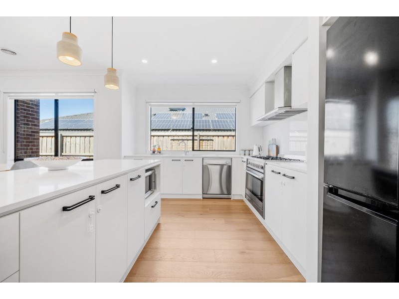 11 Nangar Street, Wollert VIC 3750