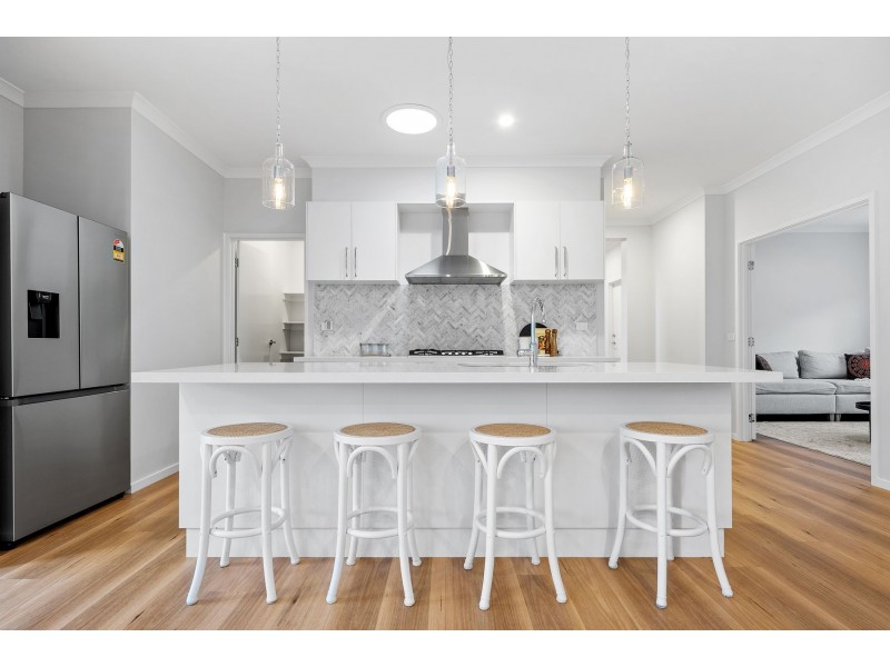 7 Allview Mews, Donnybrook VIC 3064