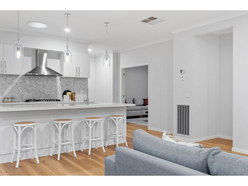 7 Allview Mews, Donnybrook VIC 3064