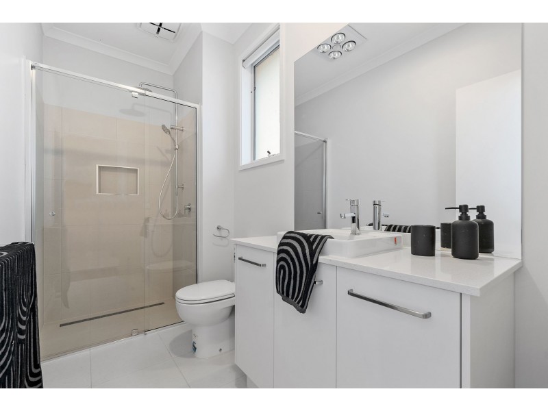 7 Allview Mews, Donnybrook VIC 3064