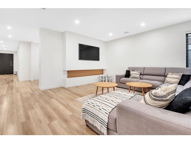 8 Picardy Way, Wollert VIC 3750