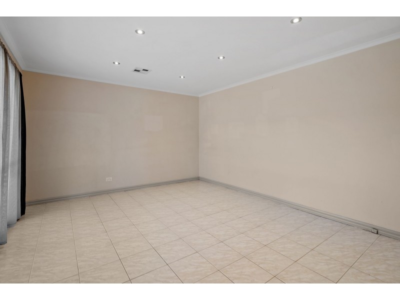 8 Bond Street, Hadfield VIC 3046