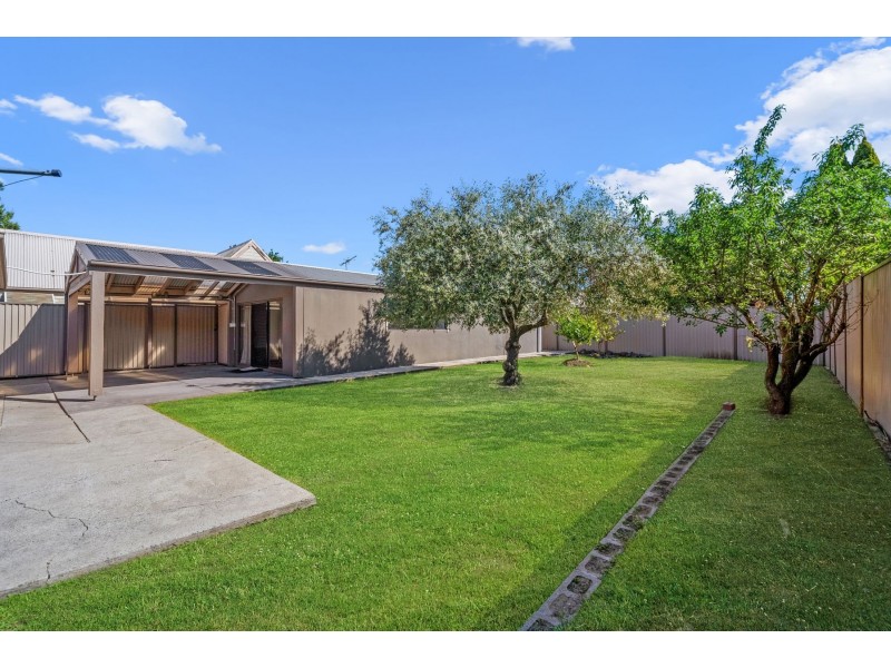 8 Bond Street, Hadfield VIC 3046