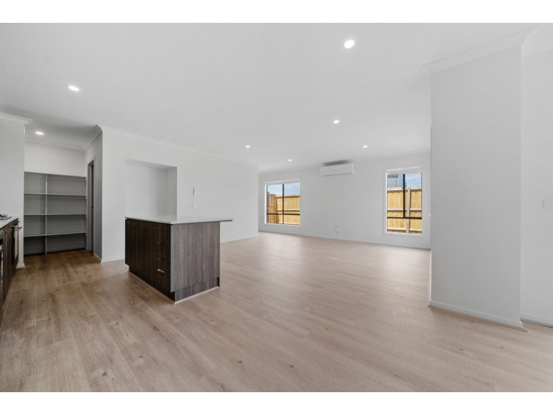 15 Farmer Way, Wollert VIC 3750