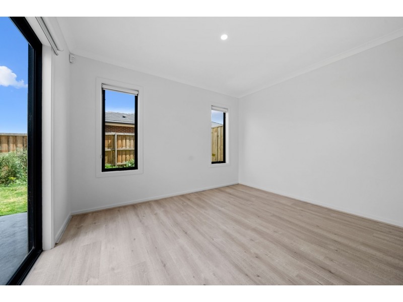 15 Farmer Way, Wollert VIC 3750