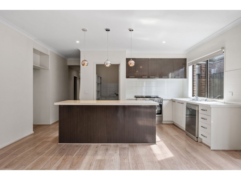 10 Mattamber Road, Wollert VIC 3750