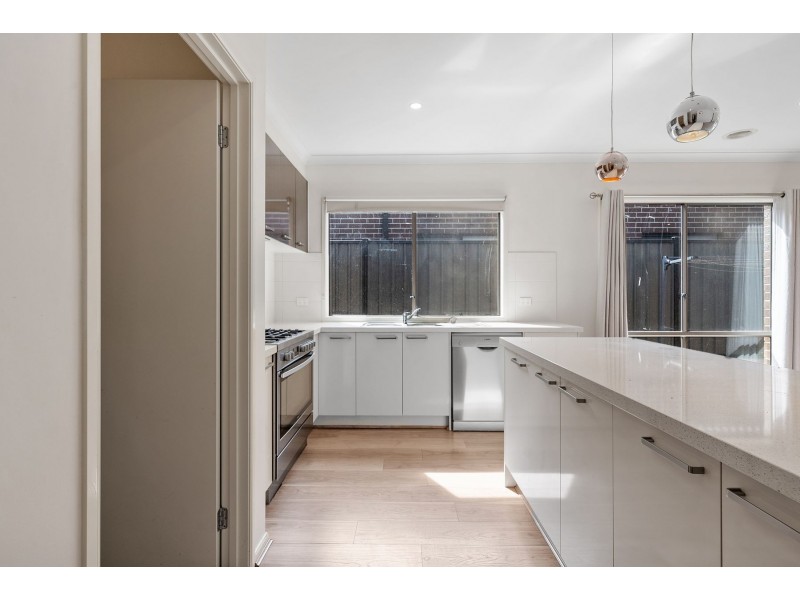 10 Mattamber Road, Wollert VIC 3750