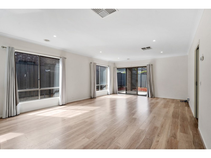 10 Mattamber Road, Wollert VIC 3750