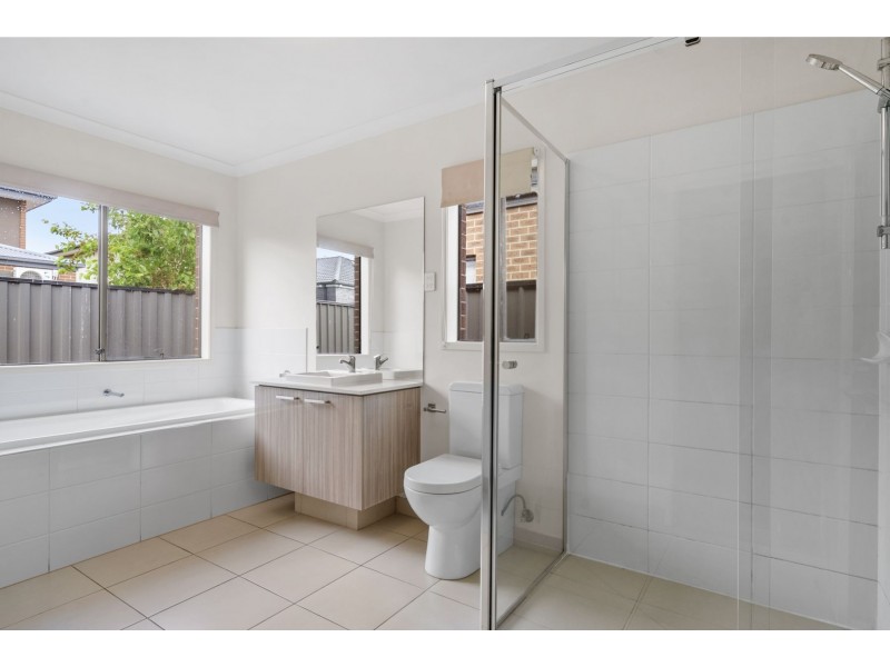 10 Mattamber Road, Wollert VIC 3750