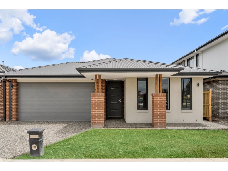 153 Eucalyptus Parade, Donnybrook VIC 3064