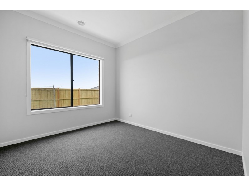 153 Eucalyptus Parade, Donnybrook VIC 3064