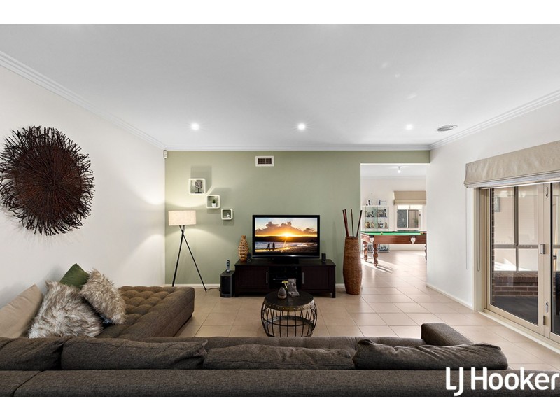 8 Nuthall Way, Epping VIC 3076
