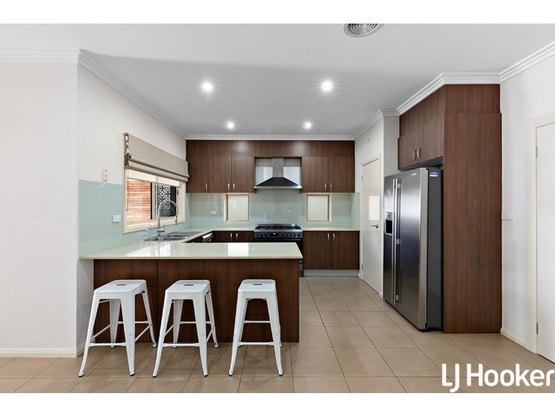 8 Nuthall Way, Epping VIC 3076