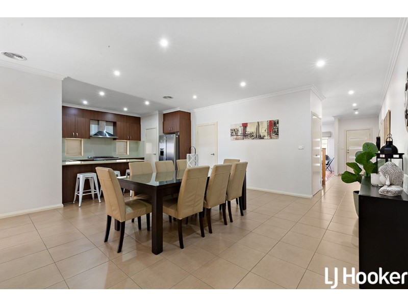 8 Nuthall Way, Epping VIC 3076