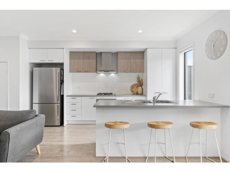 15 Humffray Walk, Wollert VIC 3750