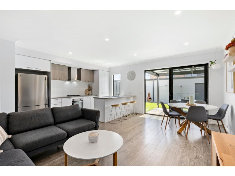 15 Humffray Walk, Wollert VIC 3750