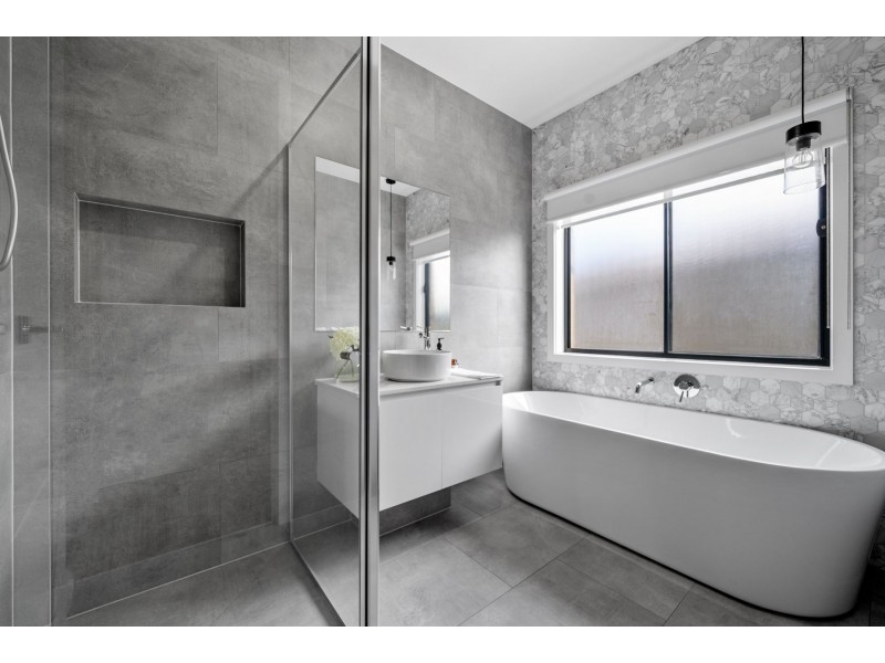 39 Manorwood Crescent, Wollert VIC 3750