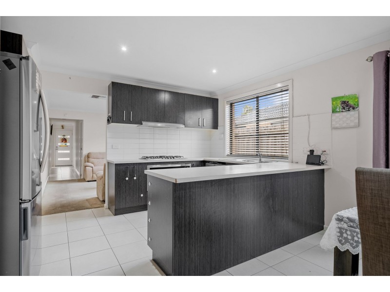 8 Branxholme Street, Wollert VIC 3750