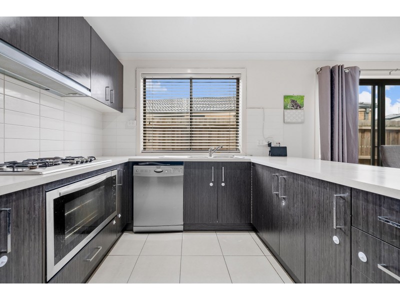 8 Branxholme Street, Wollert VIC 3750