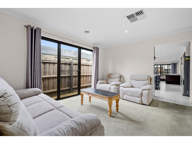 8 Branxholme Street, Wollert VIC 3750