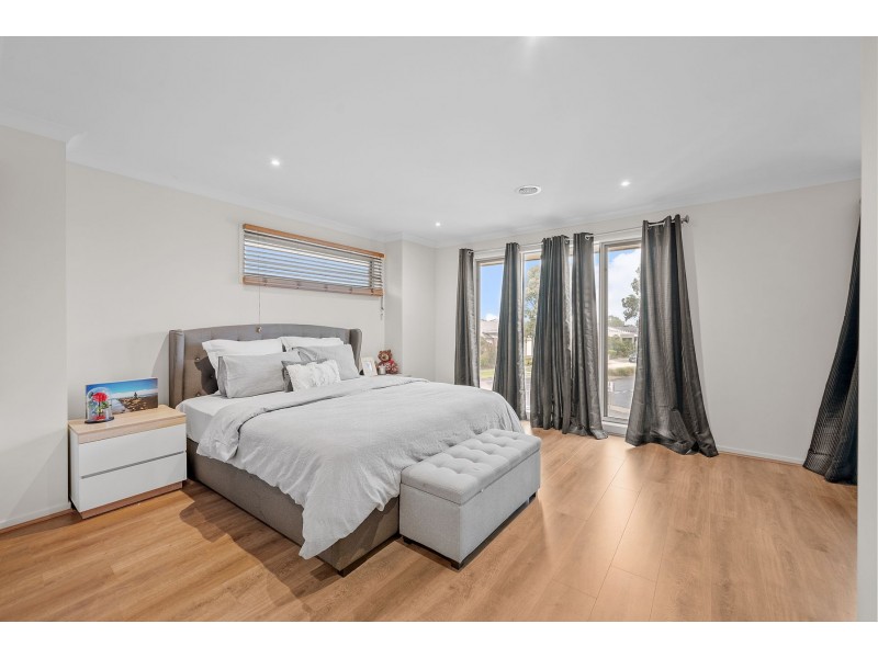 2 Moffat Drive, Lalor VIC 3075