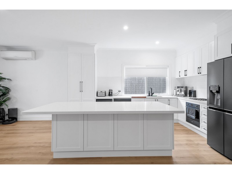 9 Almorah Street, Doreen VIC 3754