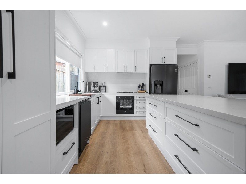 9 Almorah Street, Doreen VIC 3754