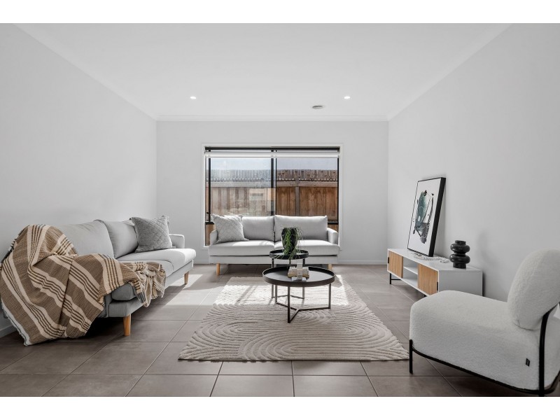 21 Thornbury Street, Donnybrook VIC 3064